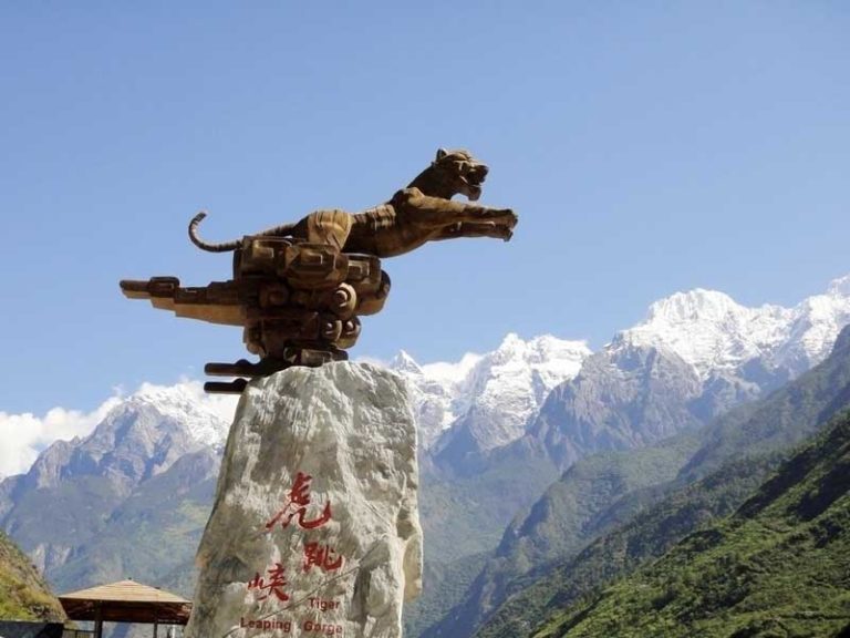 Tiger Leaping Gorge Hiking